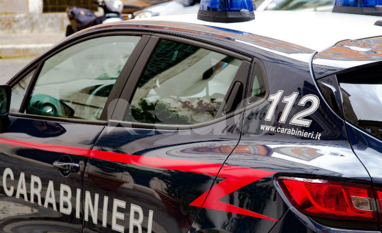 Giovane pusher scoperto dai carabinieri a Cannara: denunciato