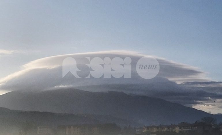 Monte Subasio imbiancato ad Assisi, fiocchi anche su Castelluccio