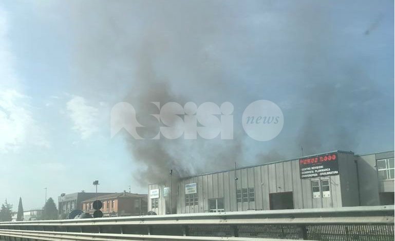 Incendio a Ospedalicchio, fumo e segnalazioni: fiamme subito spente