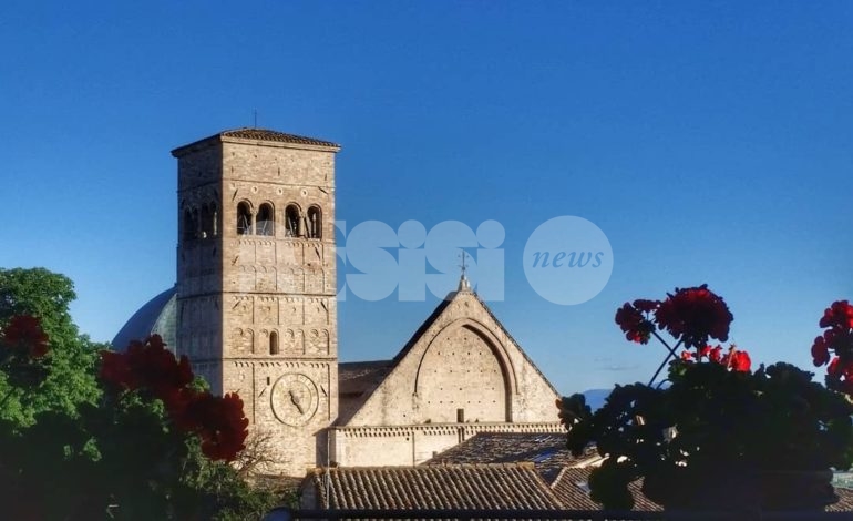 Volo, Libero volo nel cielo di Assisi, nuova mostra al campanile di San Rufino