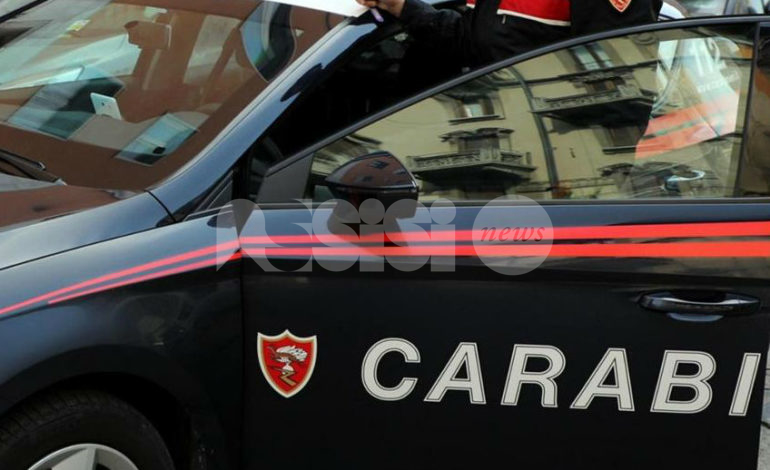 Ruba un paio di occhiali, denunciato dai Carabinieri (con l’aiuto dei cittadini)