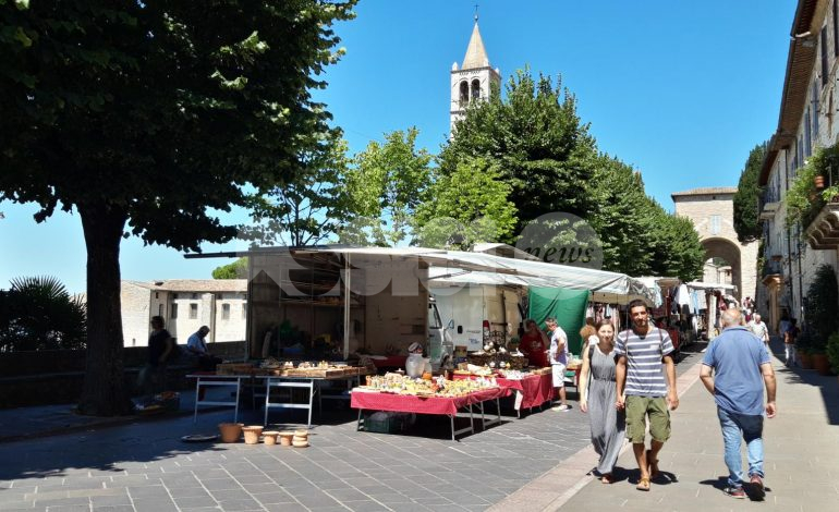 Confcommercio Assisi: “Soluzioni per mercato, scale mobili e Piazza”