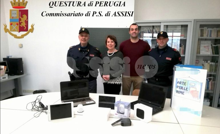 Tablet e pc rubati a scuola, la Polizia di Assisi li restituisce ai legittimi proprietari
