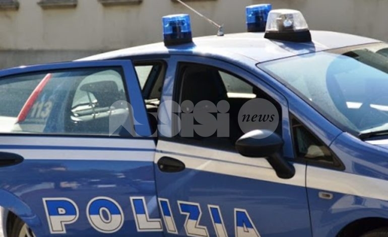 Rapina in un supermercato a Santa Maria degli Angeli, arrestato 33enne