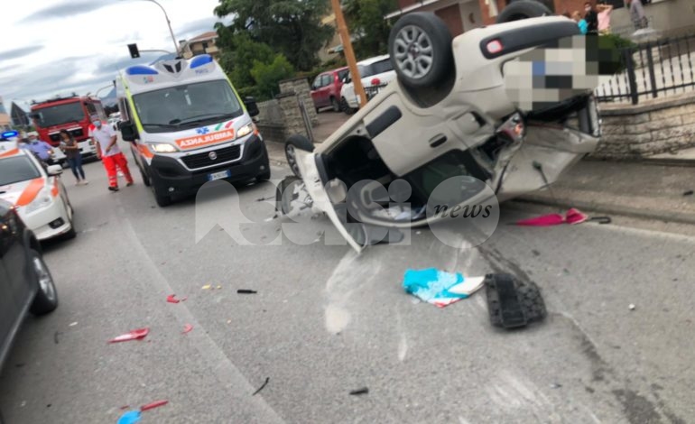 Incidente a Costano, quattro auto coinvolte e tre feriti (foto)