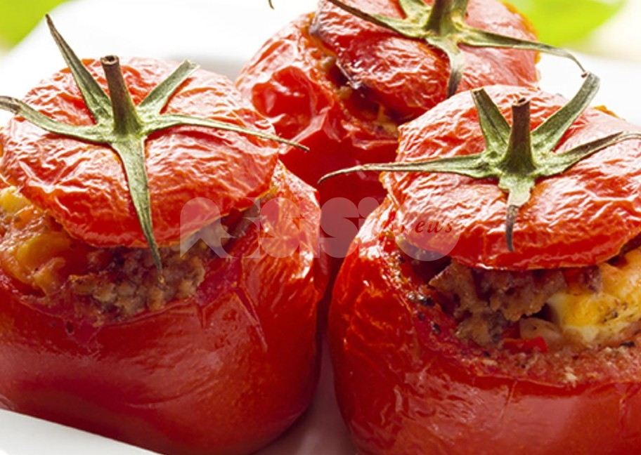 Pomodori ripieni, al forno: ricetta facile tipica umbra e preparazione