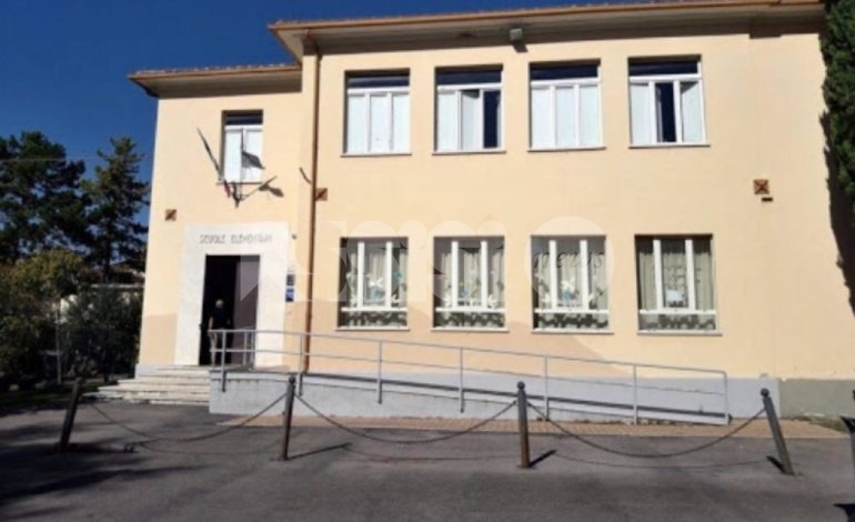 Scuola di Castelnuovo, la giunta chiede la riapertura per il prossimo anno