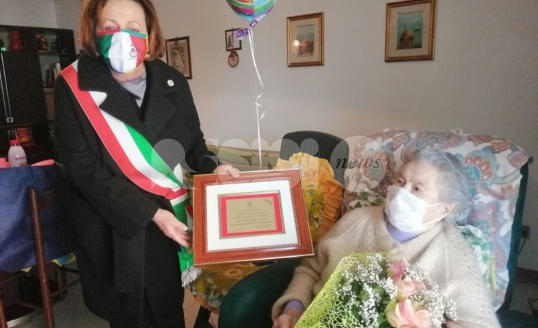 Livia Cammerieri, festa a Bastia Umbra per la ‘nonna’ centenaria