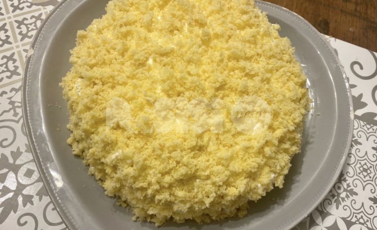 Torta mimosa, la ricetta del dolce per la Festa della donna – e della mamma