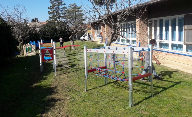 Giochi per bambini nelle aree verdi scolastiche a Santa Maria e Rivotorto