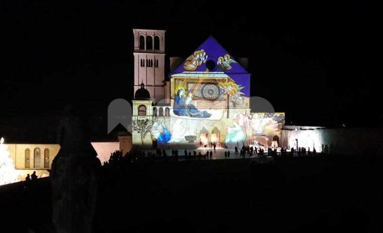 Natale 2021 ad Assisi, domani si parte con videomapping, mercatini, e accensione e benedizione di albero e presepe in Basilica