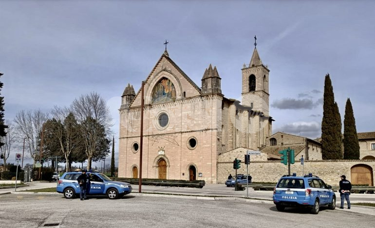Controlli rafforzati, ad Assisi 7 posti di blocco e 130 persone fermate