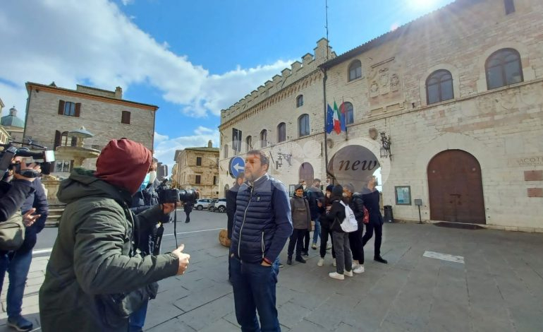 Matteo Salvini ad Assisi: “La pace viene prima di tutto, ho pregato per questo” (foto+video)