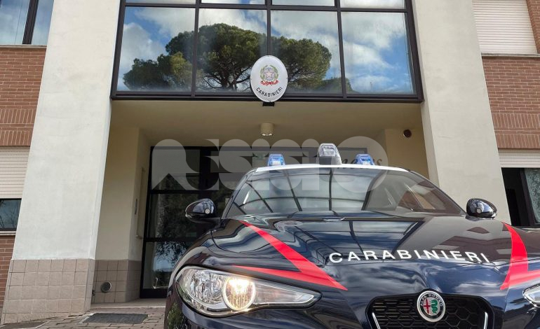 Spaccio di droga con ‘turisti’, maxi operazione dei carabinieri: indagati in 20