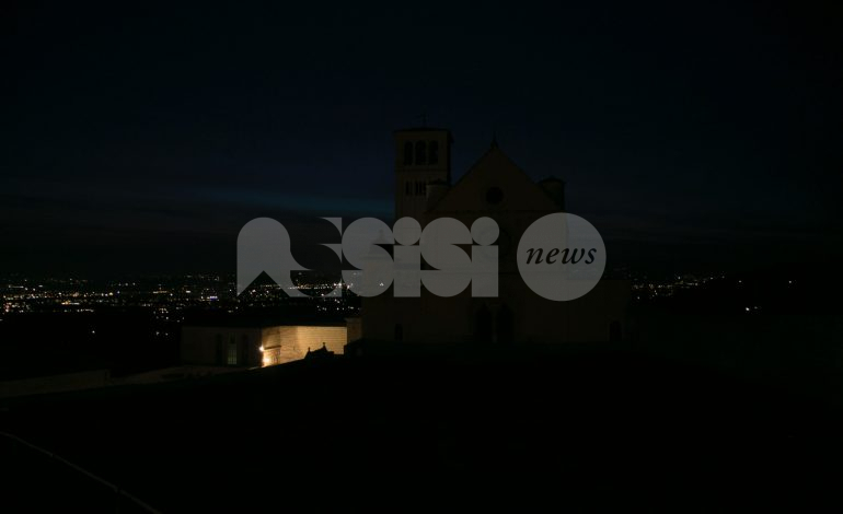 Basilica di San Francesco e Rocca Maggiore, luci spente alle 23