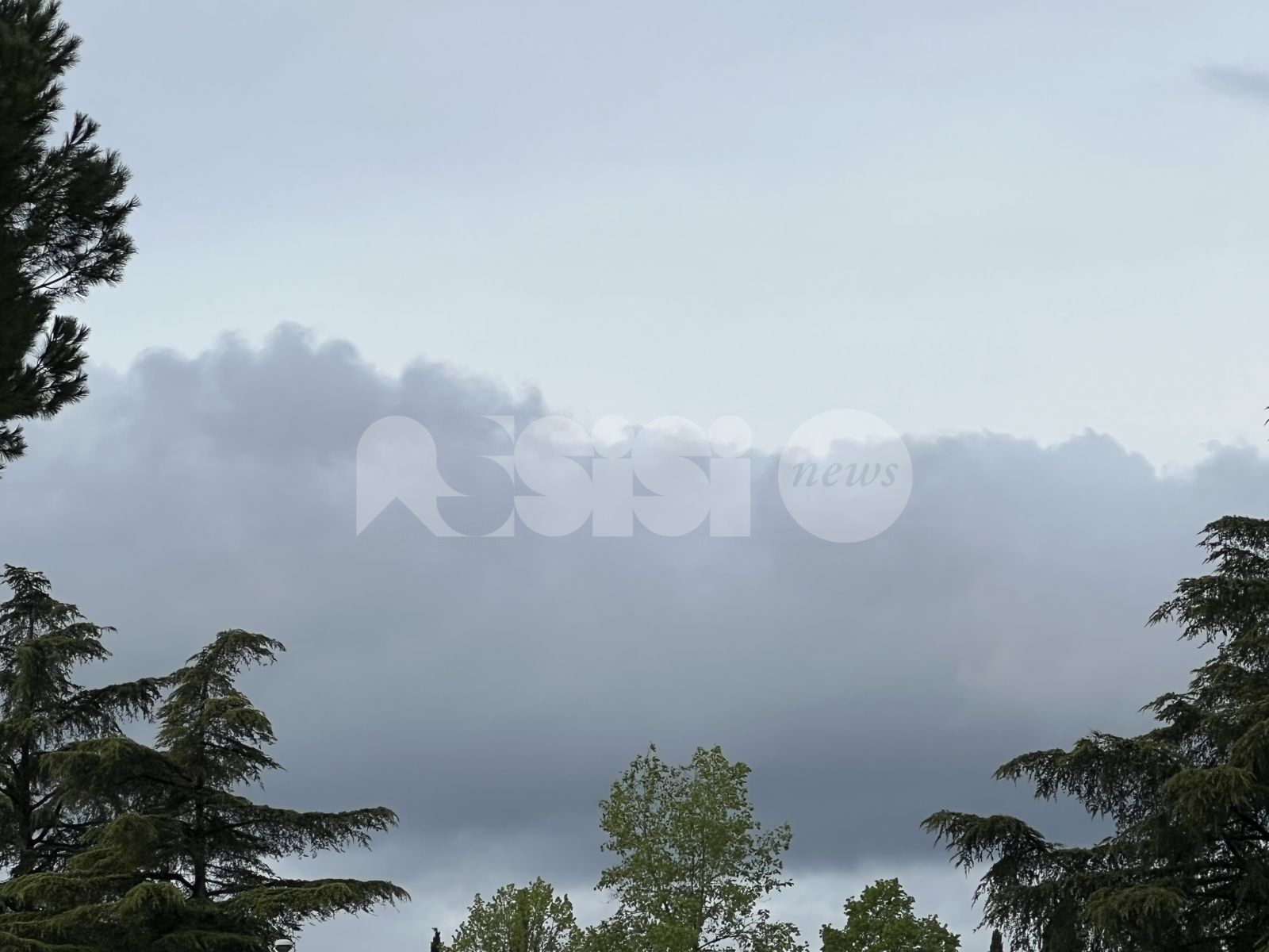 Speciale meteo Assisi ponte 25 aprile 2022: nuvoloso con pioggia altalenante, poi il caldo