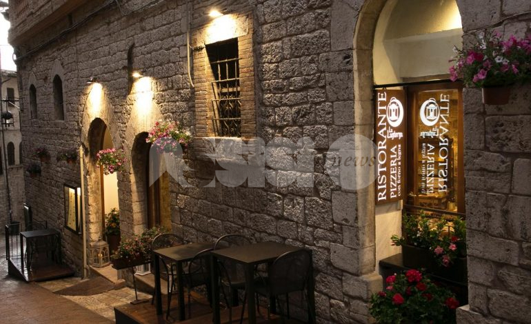 Il ristorante pizzeria La Lanterna Assisi si amplia: nuova sala con accesso da via San Rufino