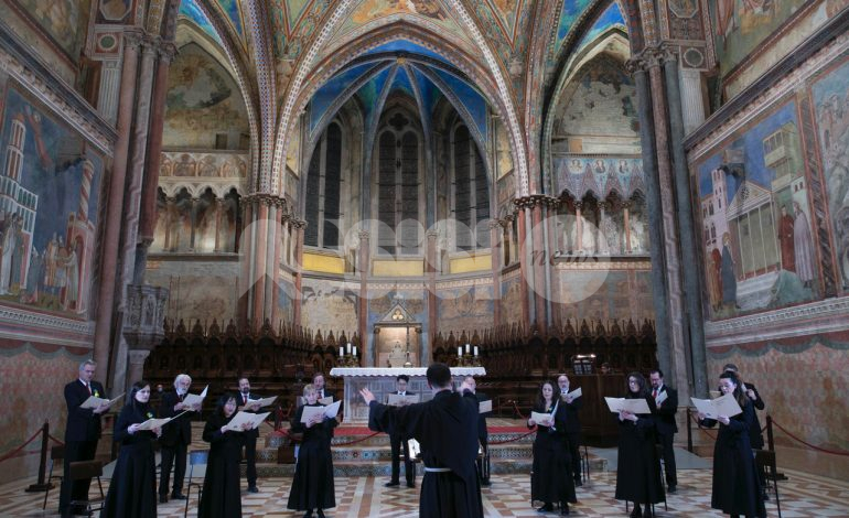 Concerto per l’Ucraina nella Basilica di San Francesco: musica e preghiera (foto)
