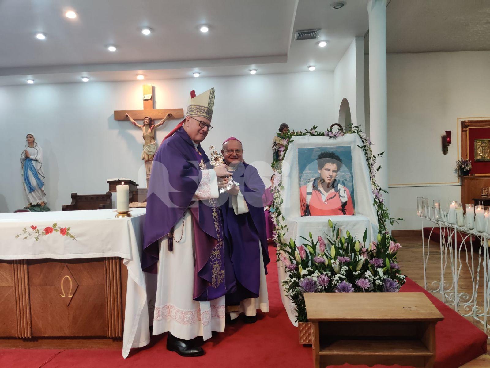 Beato Carlo Acutis, la reliquia consegnata al cardinale Dolan per il Risveglio Eucaristico (foto+video)
