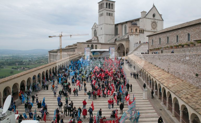 Al lavoro per la pace, ad Assisi la manifestazione nazionale dell’1 Maggio (foto+video)