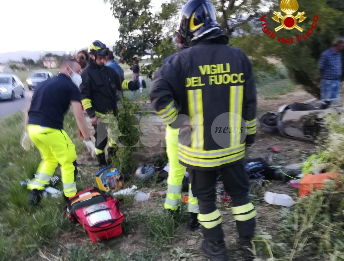 Incidente stradale in motorino a Cannara, 28enne perde la vita