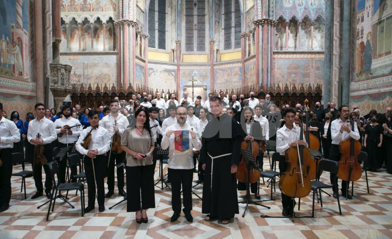 La Filarmónica Juvenil de Cámara de Bogotá in concerto ad Assisi (foto)