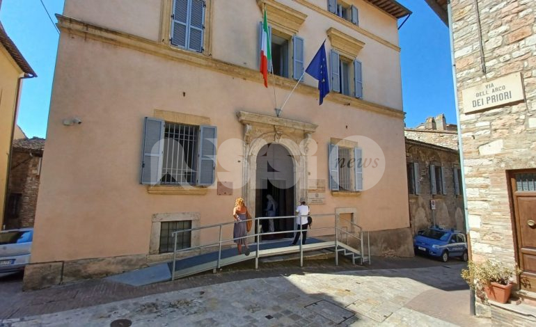 Fan di Radio Subasio ‘fugge’ da Roma per incontrare uno degli speaker: rintracciato ad Assisi