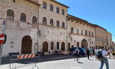 Assisi, "a chi figli e a chi figliastri": esplode la polemica su traffico, parcheggi e multe