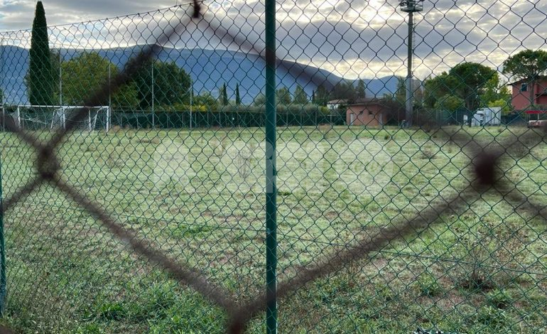 Campo sportivo di Tordandrea, la consigliera Massini lancia una ‘convocazione’ via fb e FdI Assisi ironizza