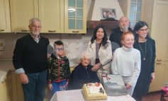 Elisa Profumi compie 103 anni: Castelnuovo di Assisi in festa (foto)