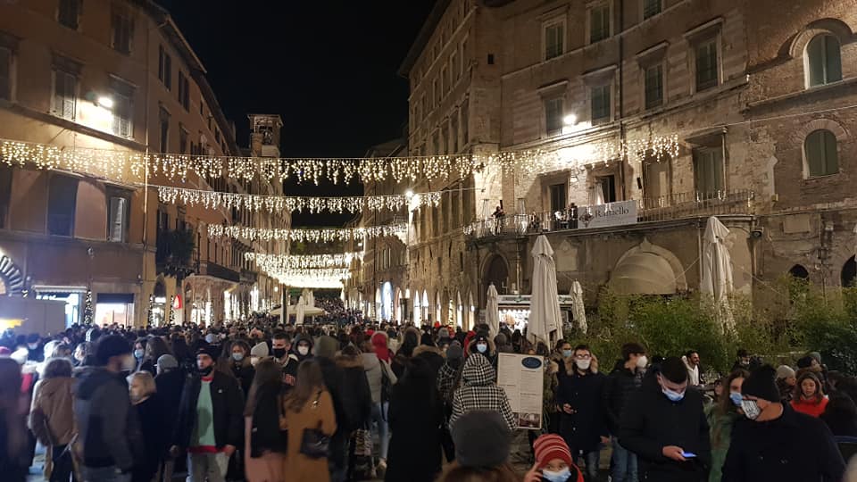 Natale 2022 a Perugia: mercatini, concerti e il Capodanno su Rai 1. Il programma degli eventi nel capoluogo umbro
