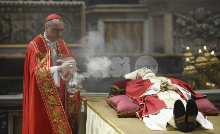Benedetto XVI sarà sepolto con al dito l’anello di San Benedetto, ricordo del legame con il Santo di Norcia