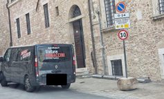 Stefano Bonaccini in divieto di sosta ad Assisi? Botta e risposta Lega - Pd