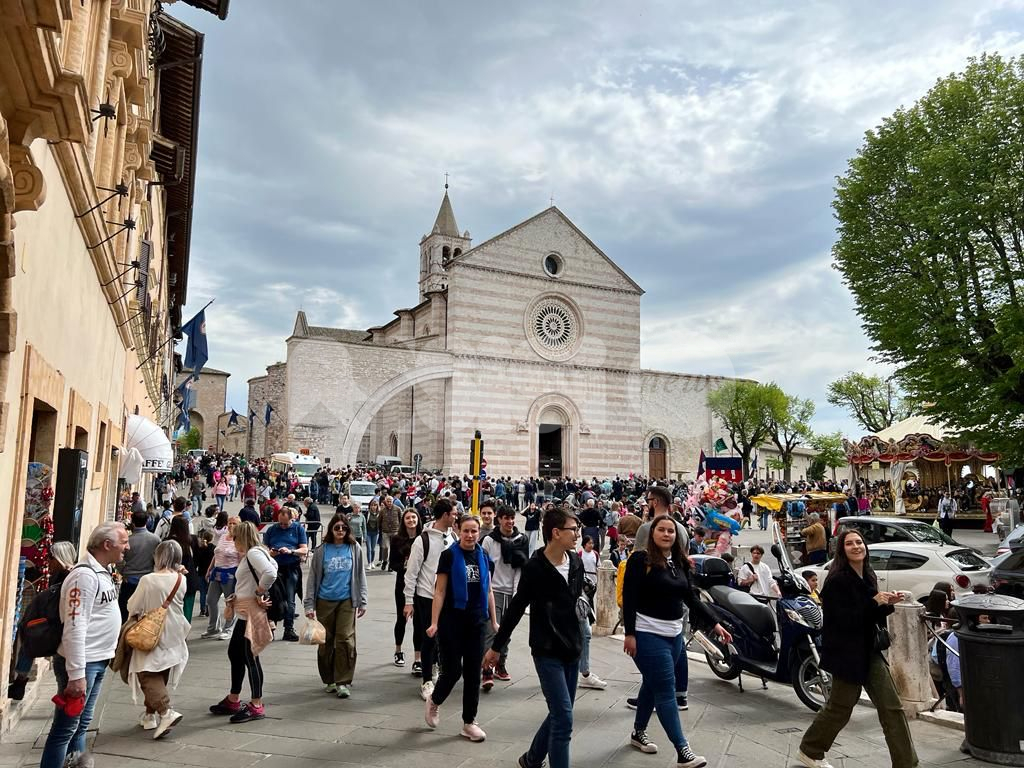 Turista colpito da malore ad Assisi: 74enne salvato dal 118
