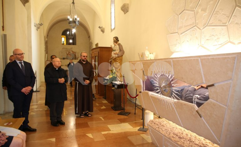 Lorenzo Fontana in Umbria: visita alla tomba del Beato Carlo Acutis, al Serafico e a Foligno (foto+video)